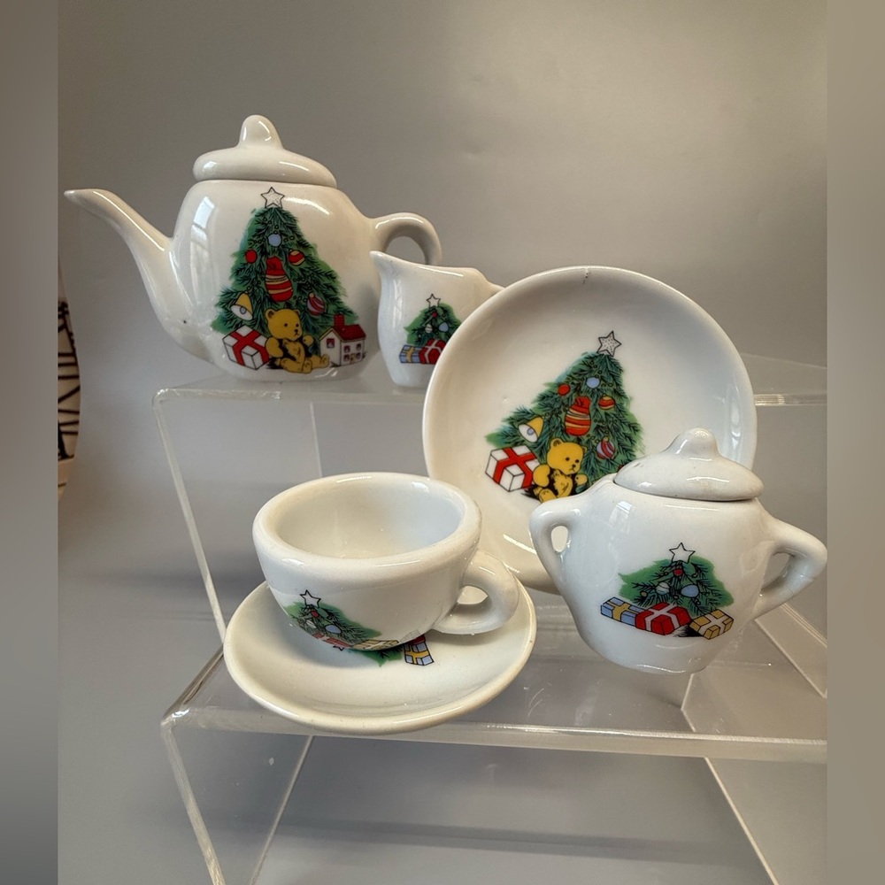 Christmas Tree Miniature Tea Set 17 ps